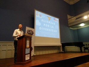 2Álvaro Ros, Presidente de It Gets Better España, en la presentación del proyecto Alianzas por la Diversidad